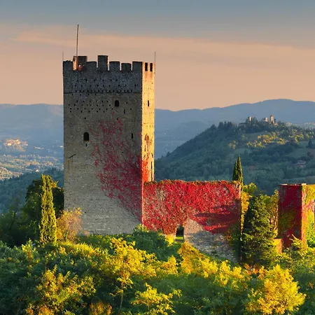 Castello E Borgo Di Porciano * Пратовеккьо